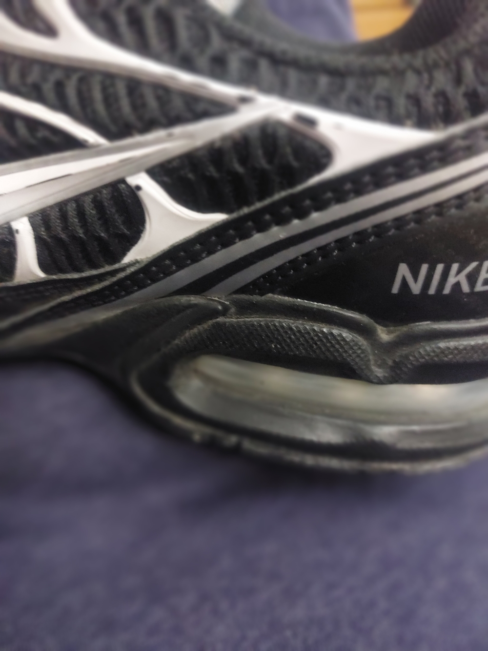 Nike Air Max Jewell Black Silver and White Women's Athletic Running Shoes Sz 8 - Picture 7 of 10